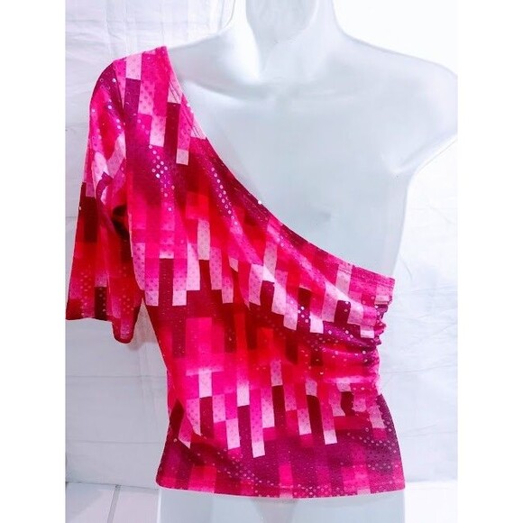 One Shoulder Barbiecore Sparkly Geometric Crop Top - Picture 5 of 7